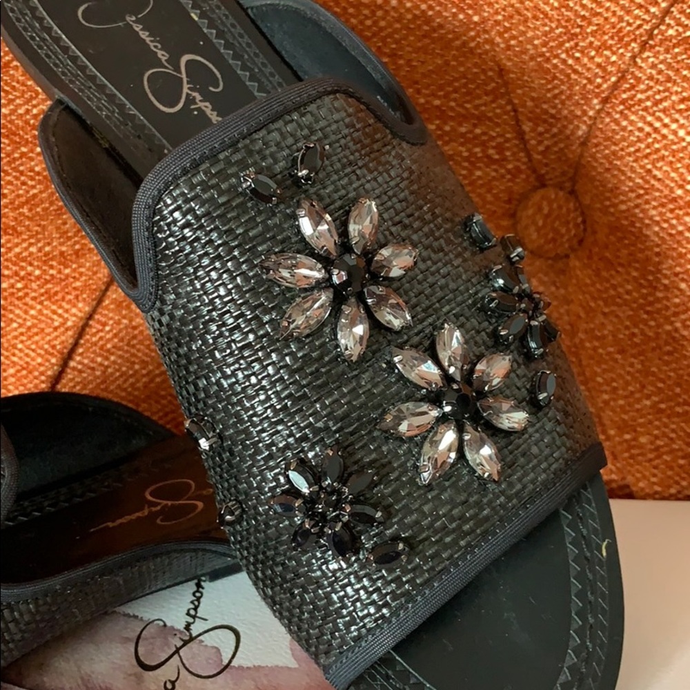 Shoe
